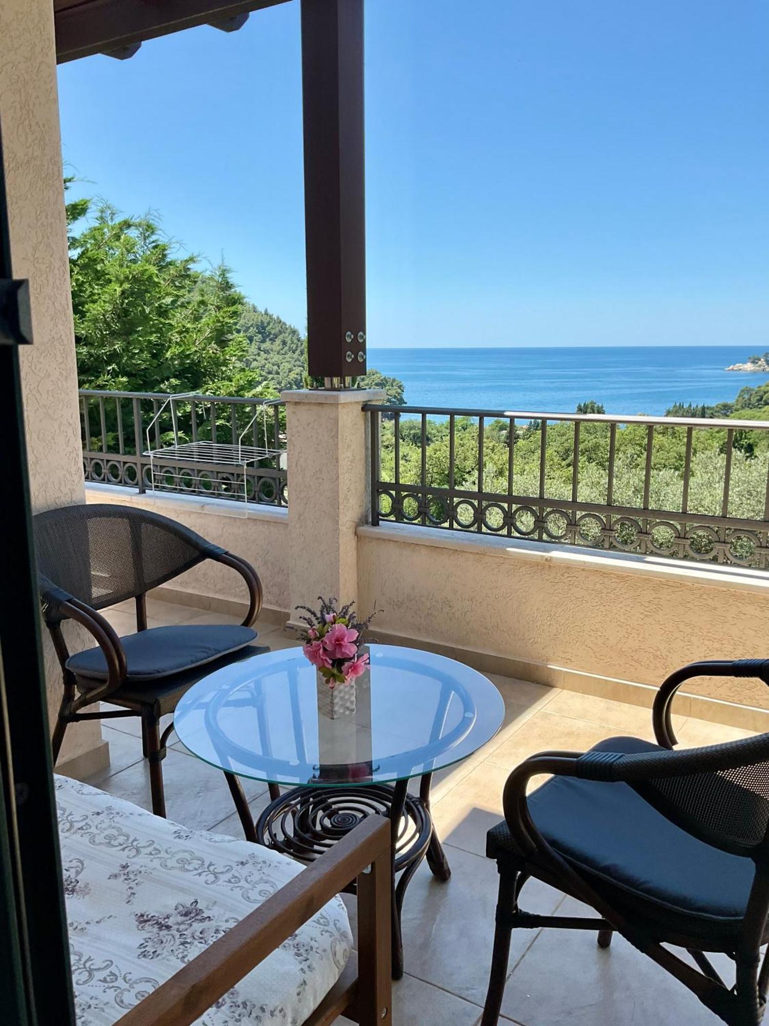 Bay View Apartments Petrovac Exteriör bild